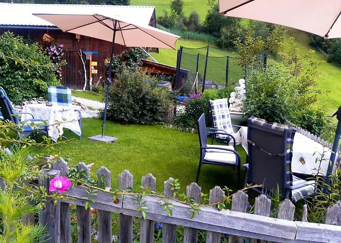 Dolomiti Bey Haus Pinter Bed and Breakfast 3*