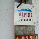 Dolomiti Bey Haus Pinter Couette-café 3*