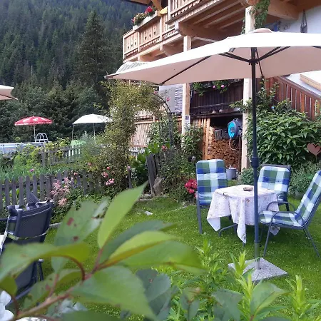 فندق مبيت وإفطار Dolomiti Bey Haus Pinter