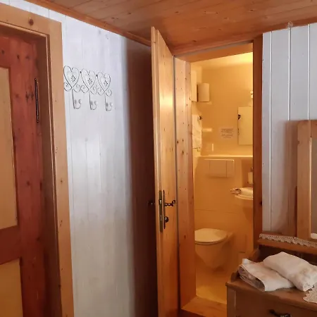 فندق مبيت وإفطار Dolomiti Bey Haus Pinter 3*
