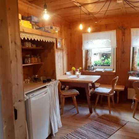 Dolomiti Bey Haus Pinter
