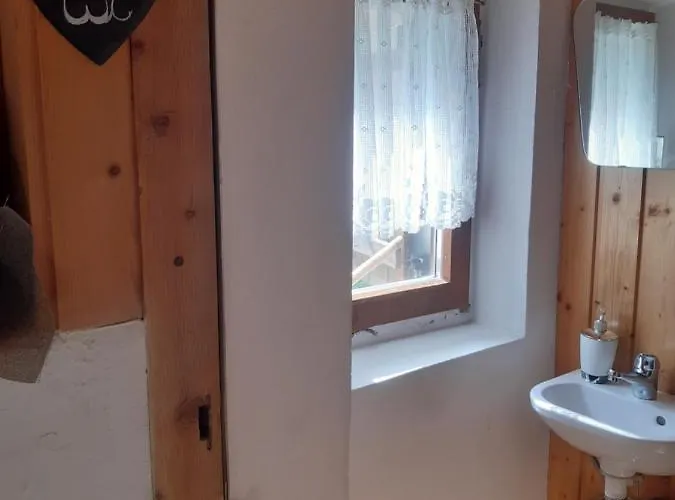 לינה וארוחת בוקר Dolomiti Bey Haus Pinter