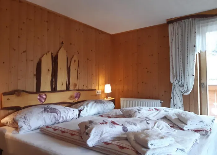 לינה וארוחת בוקר Dolomiti Bey Haus Pinter