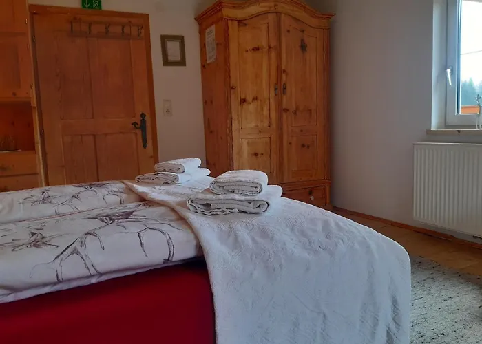 לינה וארוחת בוקר Dolomiti Bey Haus Pinter 3*